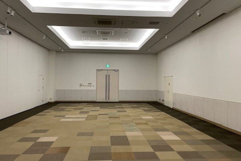 ホール内部より