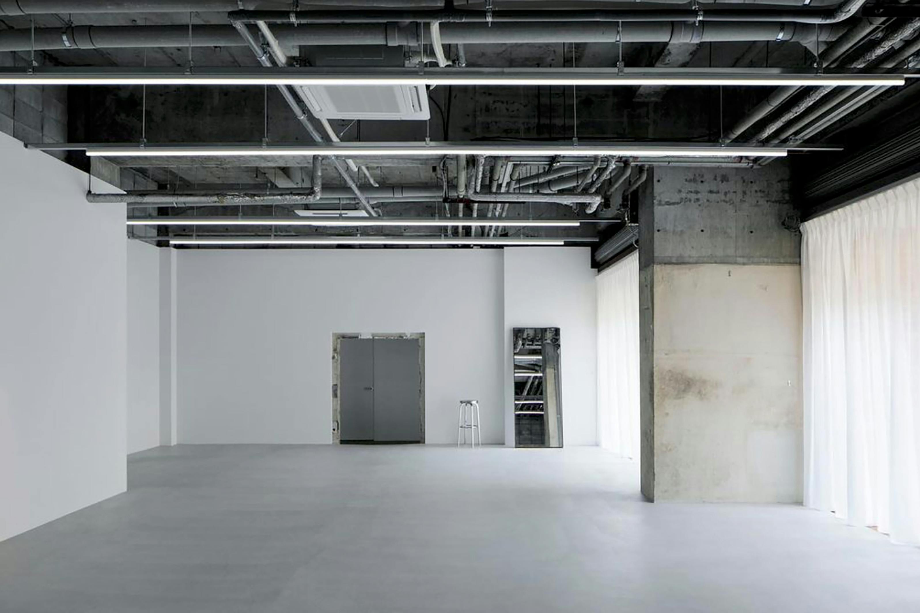 気鋭デザイナーによる創造的な 撮影スタジオ/ギャラリースペース (東京メトロ東西線 落合駅 徒歩4分、東中野駅 徒歩9分)