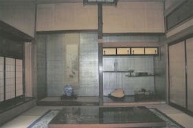 【伊予土居駅9分】撮影やクローズドイベント等に最適な大正時代に建築された屋敷と庭付きの一棟貸しスペース