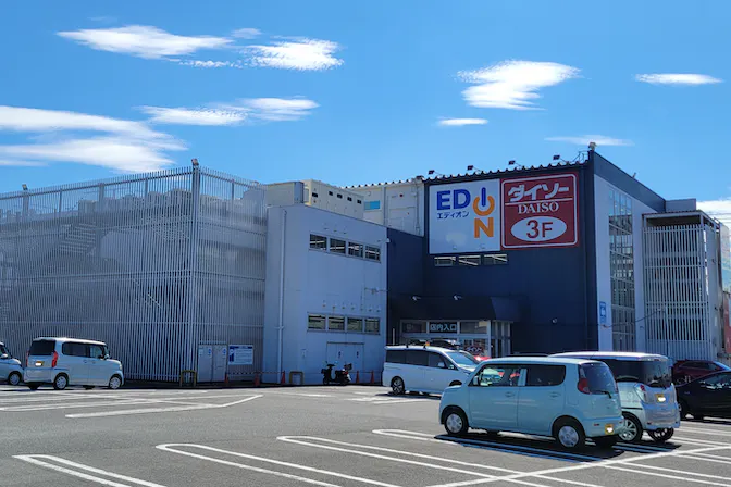 【エディオンおしくま店】ポップアップ・プロモーション・キッチンカーの出店に適した入口前スペース