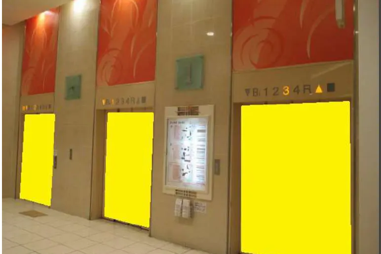 【イオンモール大和】モール内広告 エレベーター