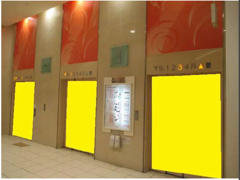 【イオンモール大和】モール内広告 エレベーターの画像