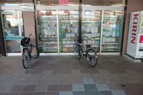 【レガネットマルシェ四箇田】惣菜側入口向かって右横 販促プロモーションや物販に最適なスーパー屋外催事イベントスペース