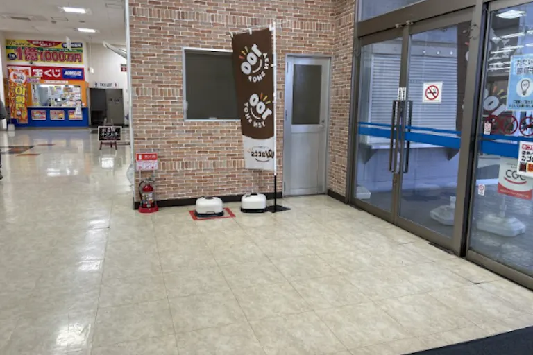【エフマート津南】店内西側出入り口 販促プロモーションに最適なスーパー店内催事イベントスペースの画像1
