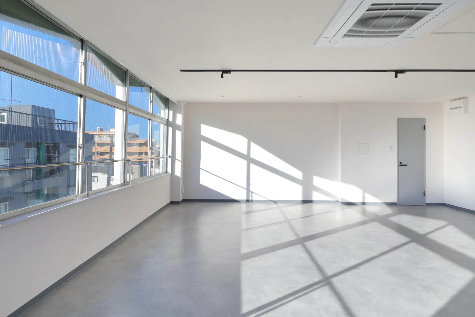 【蓮沼駅2分】映画・ドラマ・CMの撮影に最適な4階建てビルの屋上と4階スペース