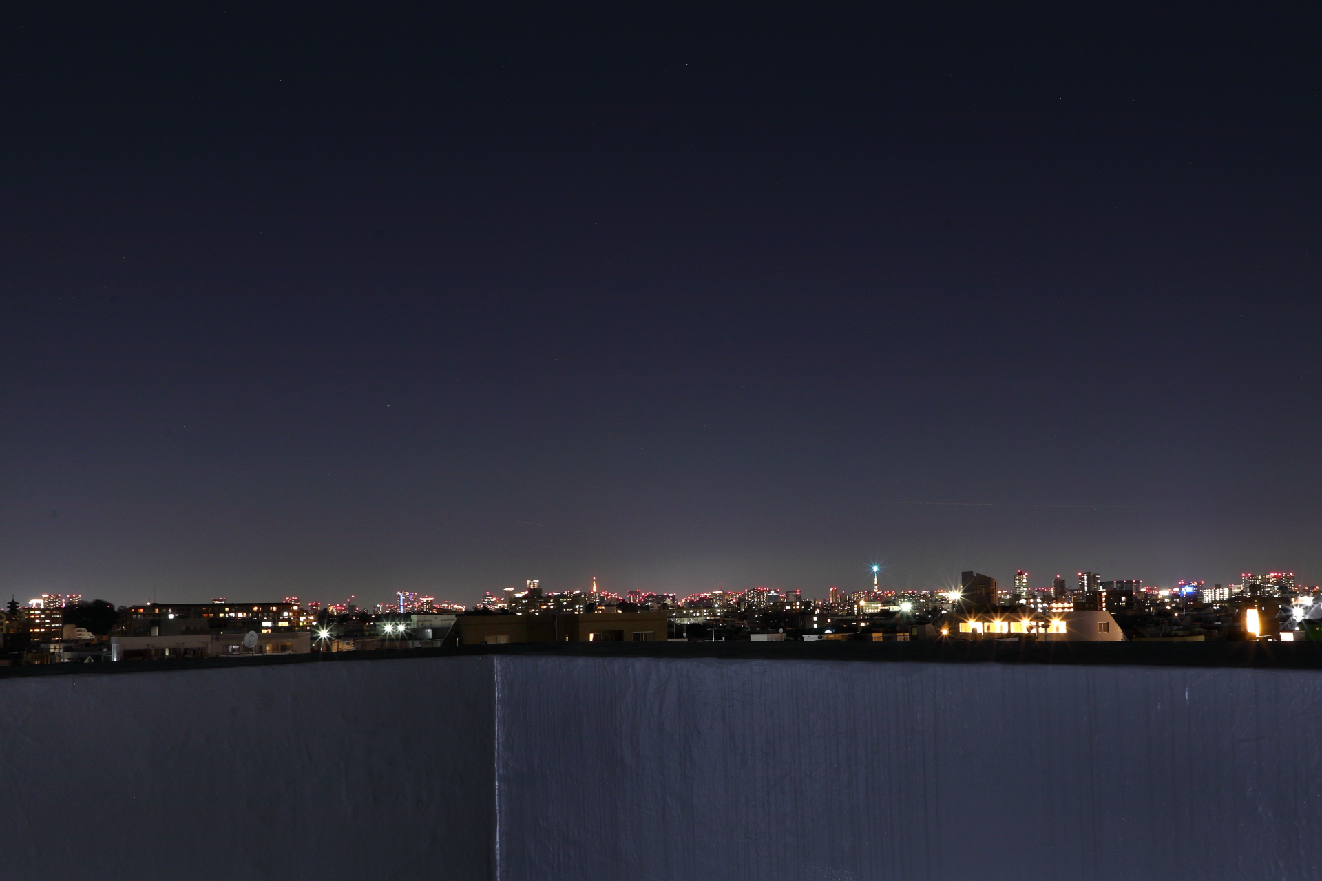 【蓮沼駅2分】周囲には高層の建築物が少なく、遠景に臨む街並み背景の演出が可能です。