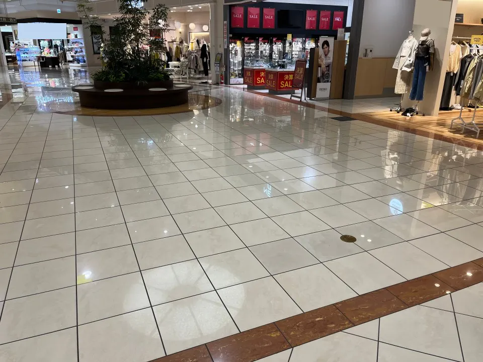 【イオンモール新居浜】『1F 催事スペースＥ-2』ｰレストラン街に近く通行量抜群！プロモーション活動に最適なスポット