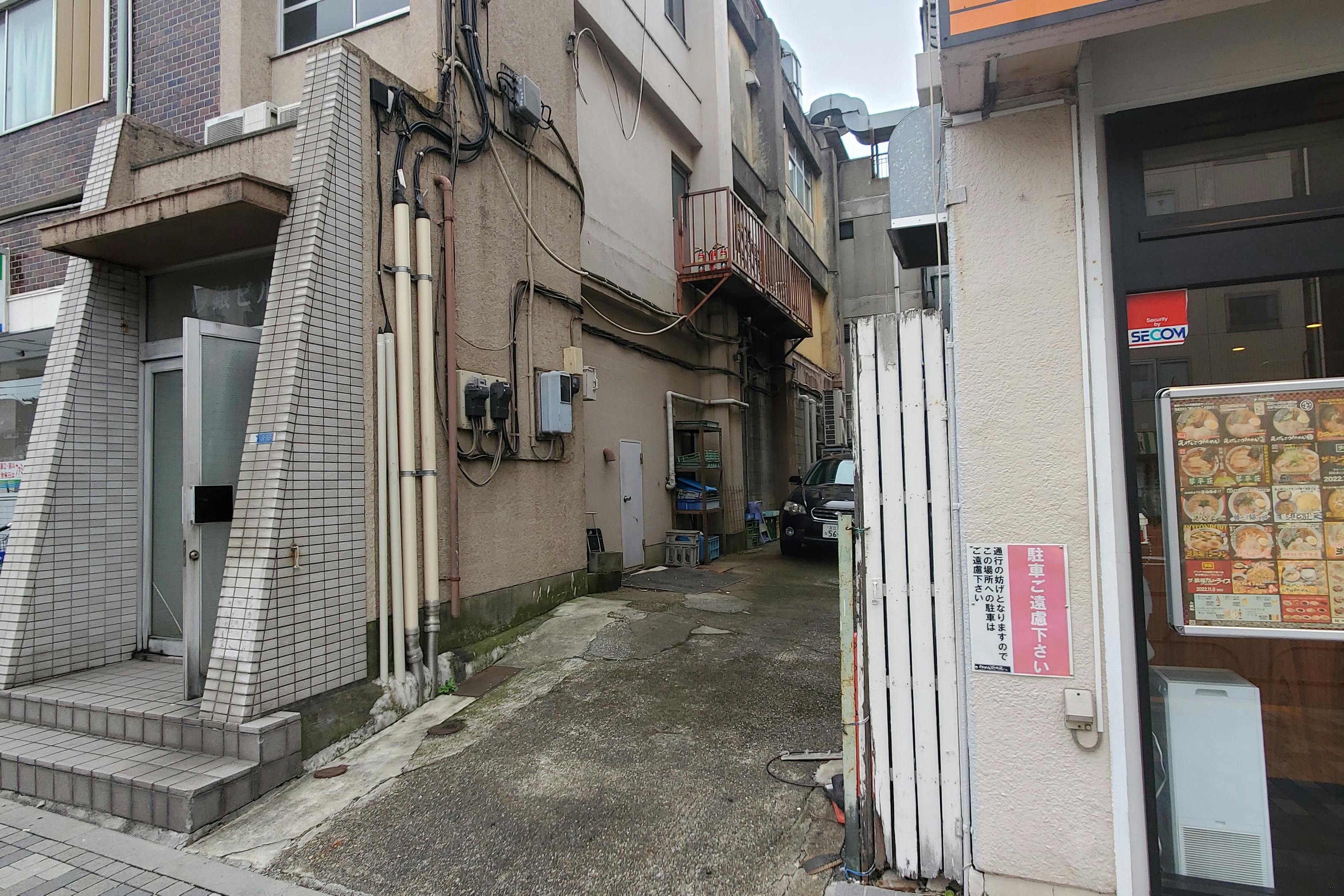 【砂町銀座商店街】キッチンカーや小規模物販に最適な、砂町銀座商店街出入口横にある通行量の多い屋外スペース