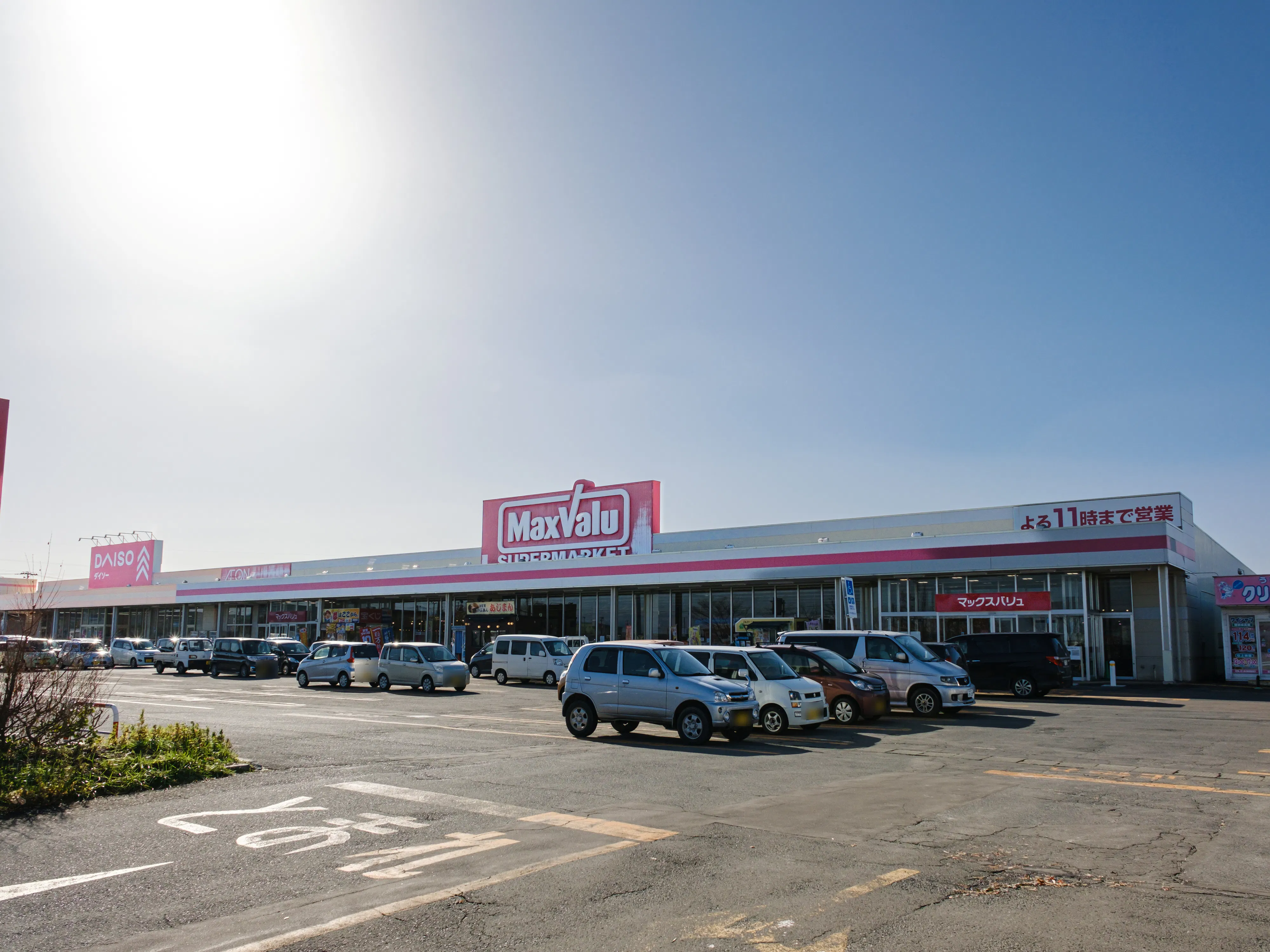【マックスバリュ板柳店】各種プロモーションイベントに最適な店舗内イートインスペース横のイベントスペース