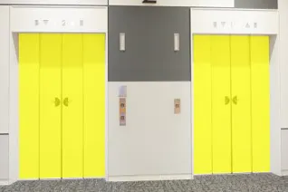 【イオンモール木更津】エレベーター扉