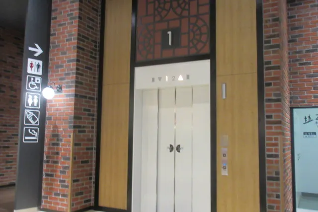 【イオンモール木更津】エレベーター扉