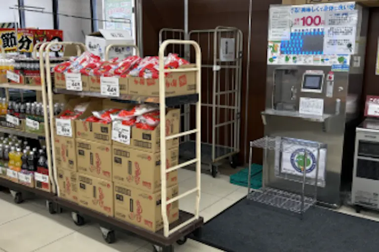 【一号舘桑名駅西】店内入口付近 販促プロモーションに最適なスーパー店内催事イベントスペースの画像1