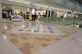 【イオンモール札幌平岡】タカキュー前