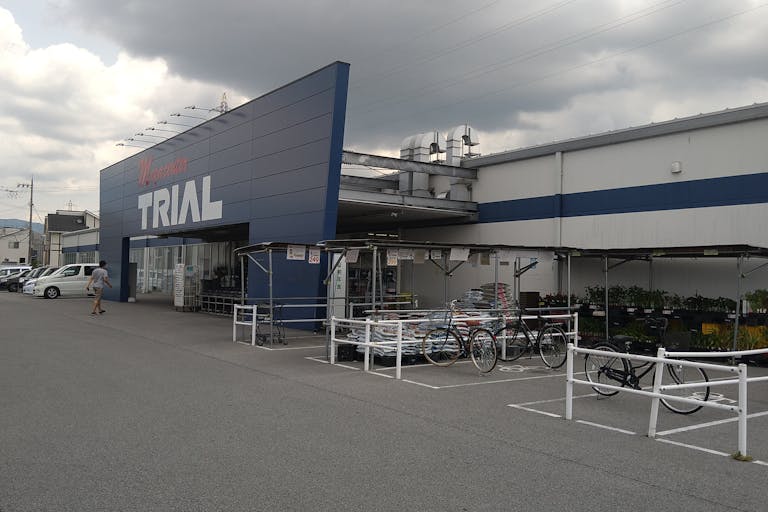 【メガセンタートライアル彦根店】食物販の出店が可能な「①トライアルマルシェ【正面左側】(キッチンカー/テント・スペース)」の画像3