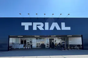 【メガセンタートライアル彦根店】食物販の出店が可能な「①トライアルマルシェ【正面左側】(キッチンカー/テント・スペース)」