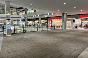 【イオンモール四條畷】2階 ABCマート前