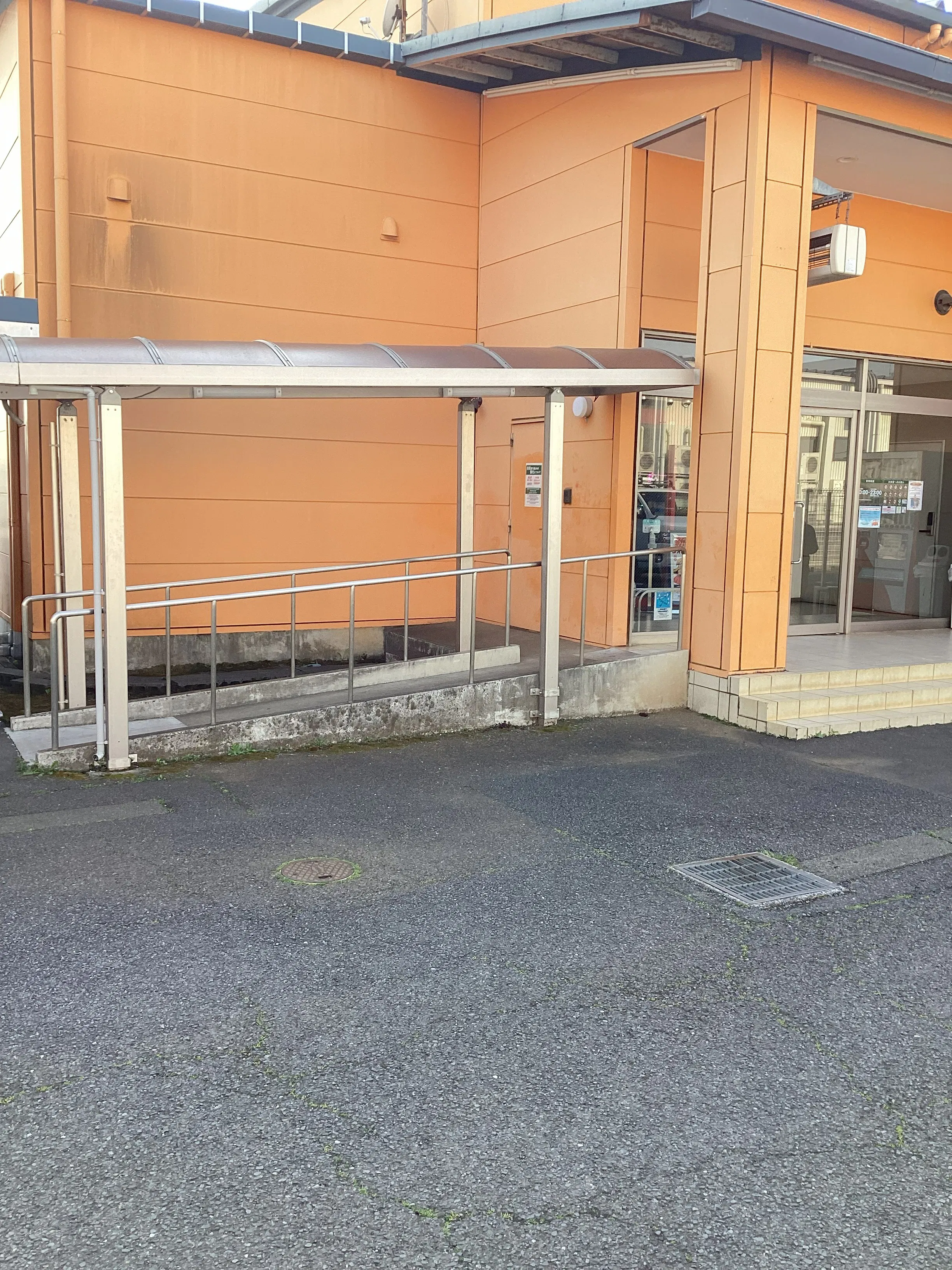【夢屋富里店】キッチンカーやプロモーション等に最適なアミューズメント施設のイベントスペース