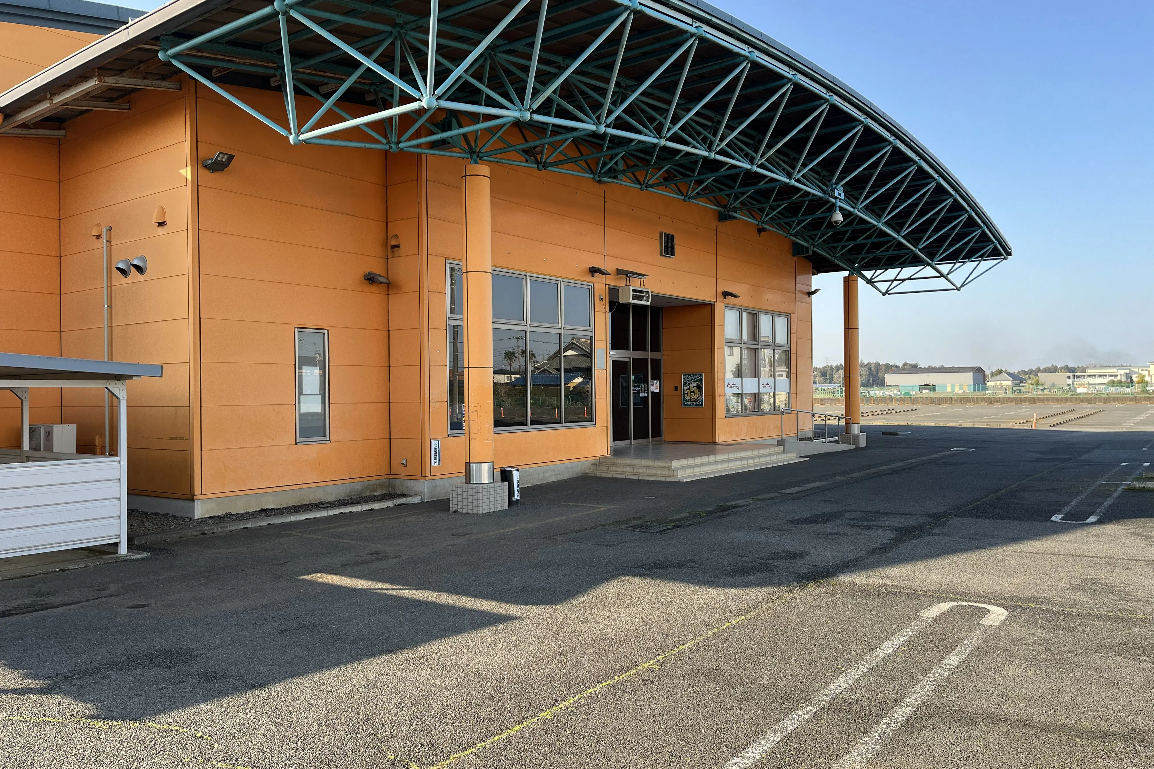 【夢屋富里店】キッチンカーやプロモーション等に最適なアミューズメント施設のイベントスペース