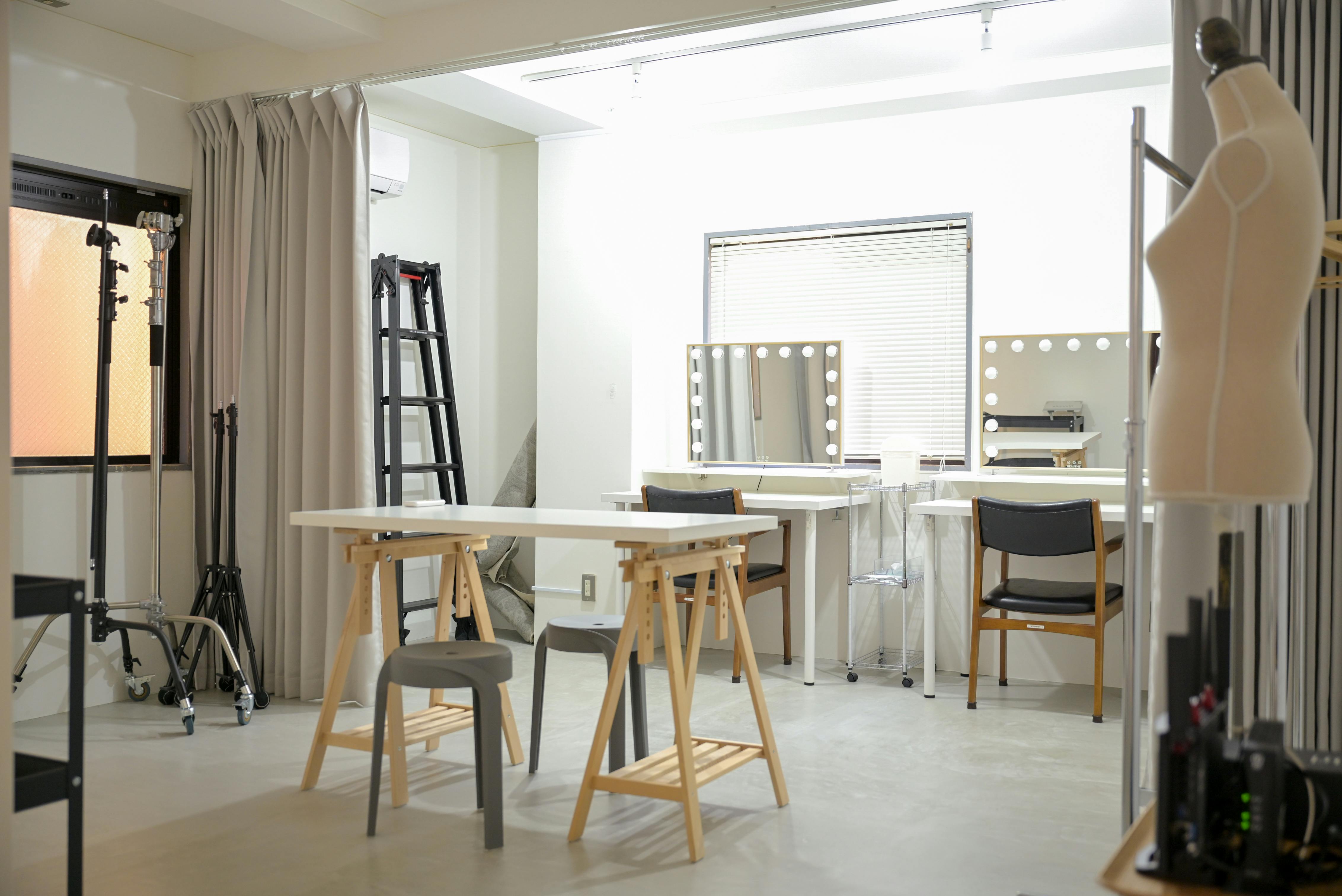 【青物横丁駅2分】展示会や撮影に最適な白壁と自然光に包まれたクリーンな空間が特徴なレンタルスペース