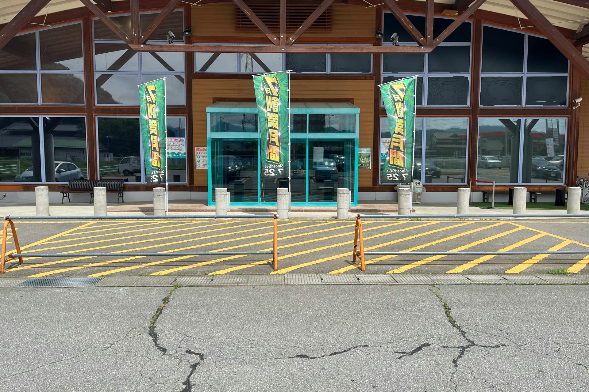 【ダイナム長野佐久店】キッチンカーや各種プロモーションイベントでの出店に最適なアミューズメント施設のイベントスペース