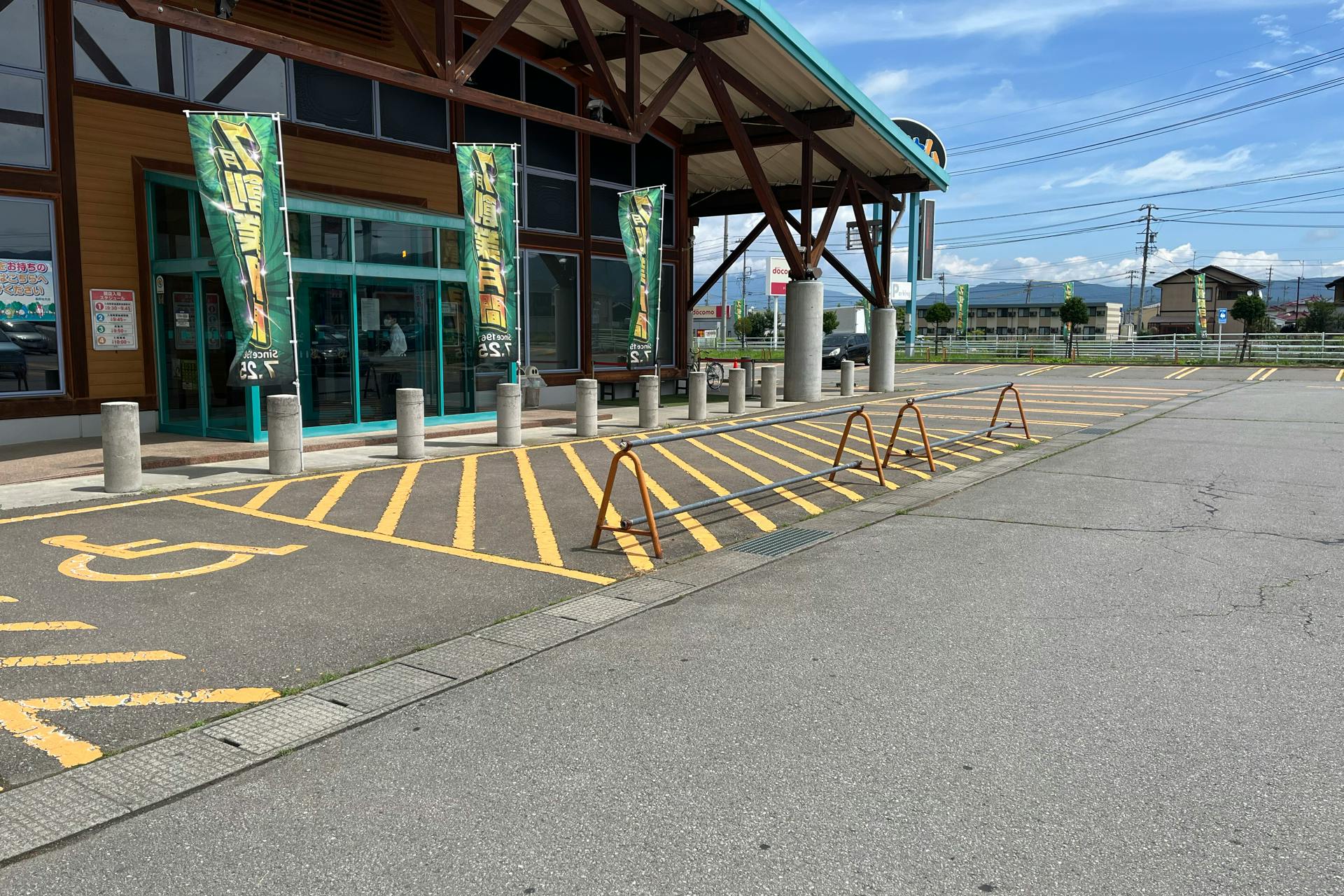 【ダイナム長野佐久店】キッチンカーや各種プロモーションイベントでの出店に最適なアミューズメント施設のイベントスペース