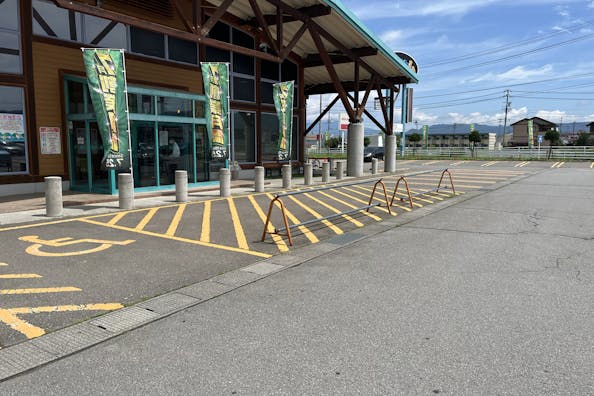 【ダイナム長野佐久店】キッチンカーや各種プロモーションイベントでの出店に最適なアミューズメント施設のイベントスペース