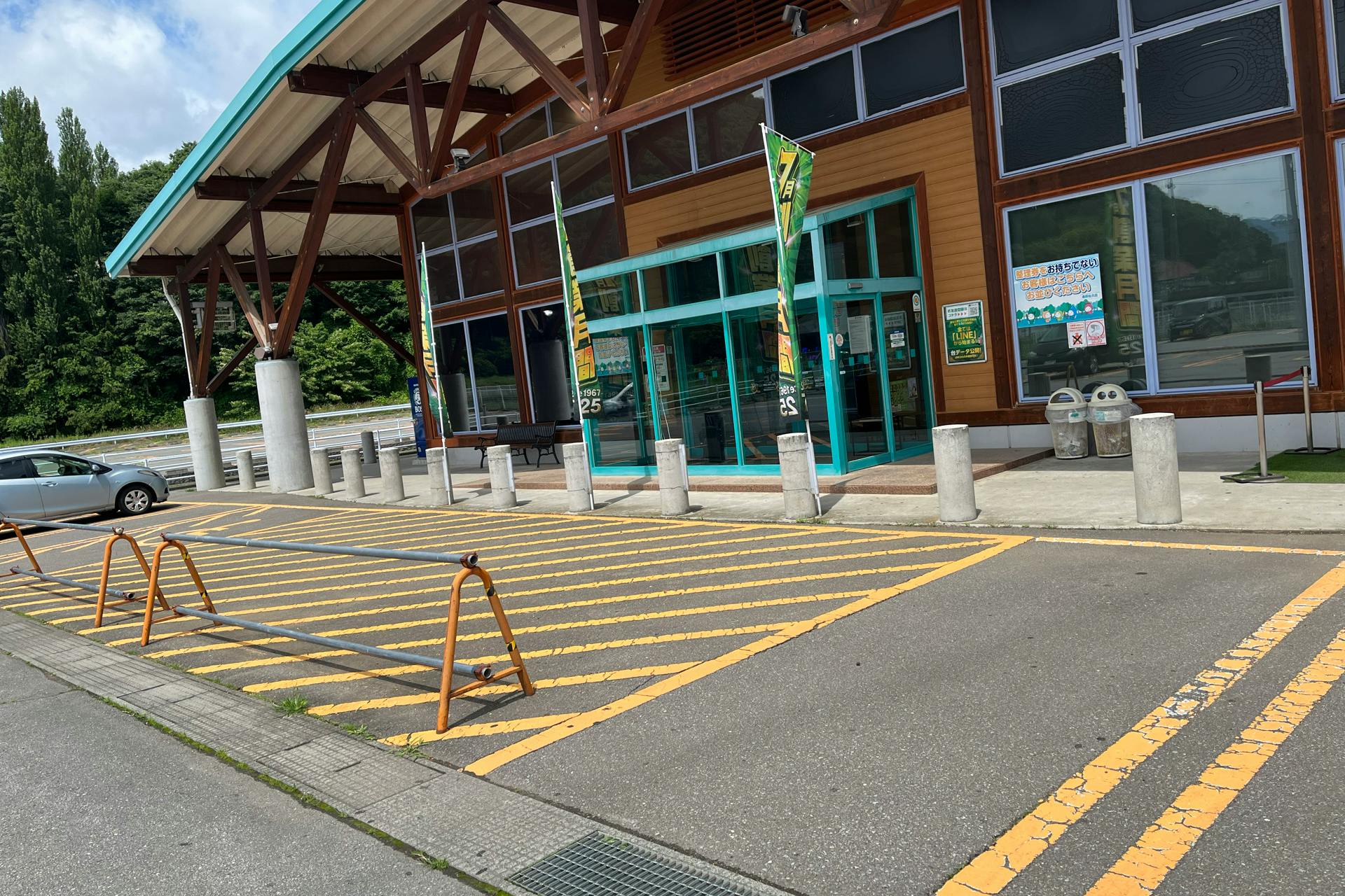 【ダイナム長野佐久店】キッチンカーや各種プロモーションイベントでの出店に最適なアミューズメント施設のイベントスペース