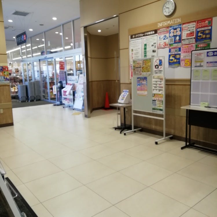 【オークワ田辺東山】プロモーションに利用可能なエレベーター付近のスペース