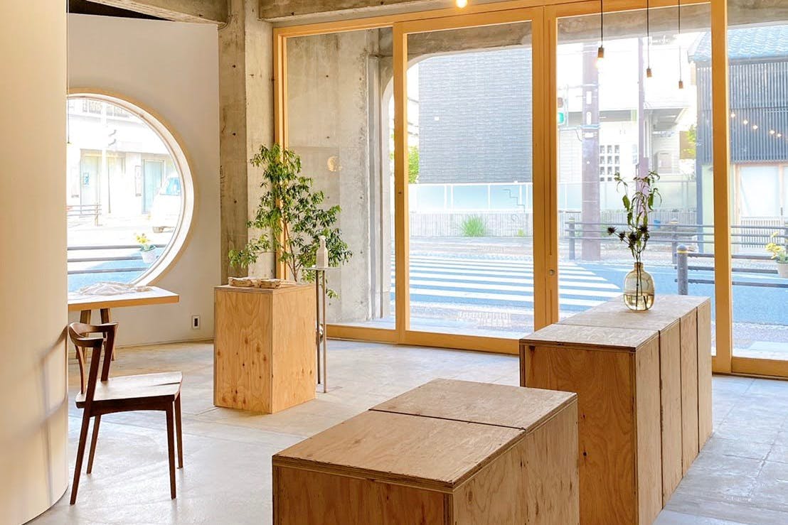 【蒲郡駅9分】展示会やギャラリーに最適なコンクリートあらわしのお洒落なギャラリースペース