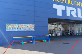 【スーパーセンタートライアル近江八幡店】キッチンカー(調理営業)出店限定/屋外スペース