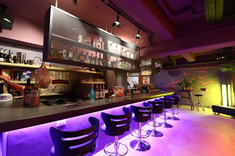 照明をカラーチェンジすることが可能です。