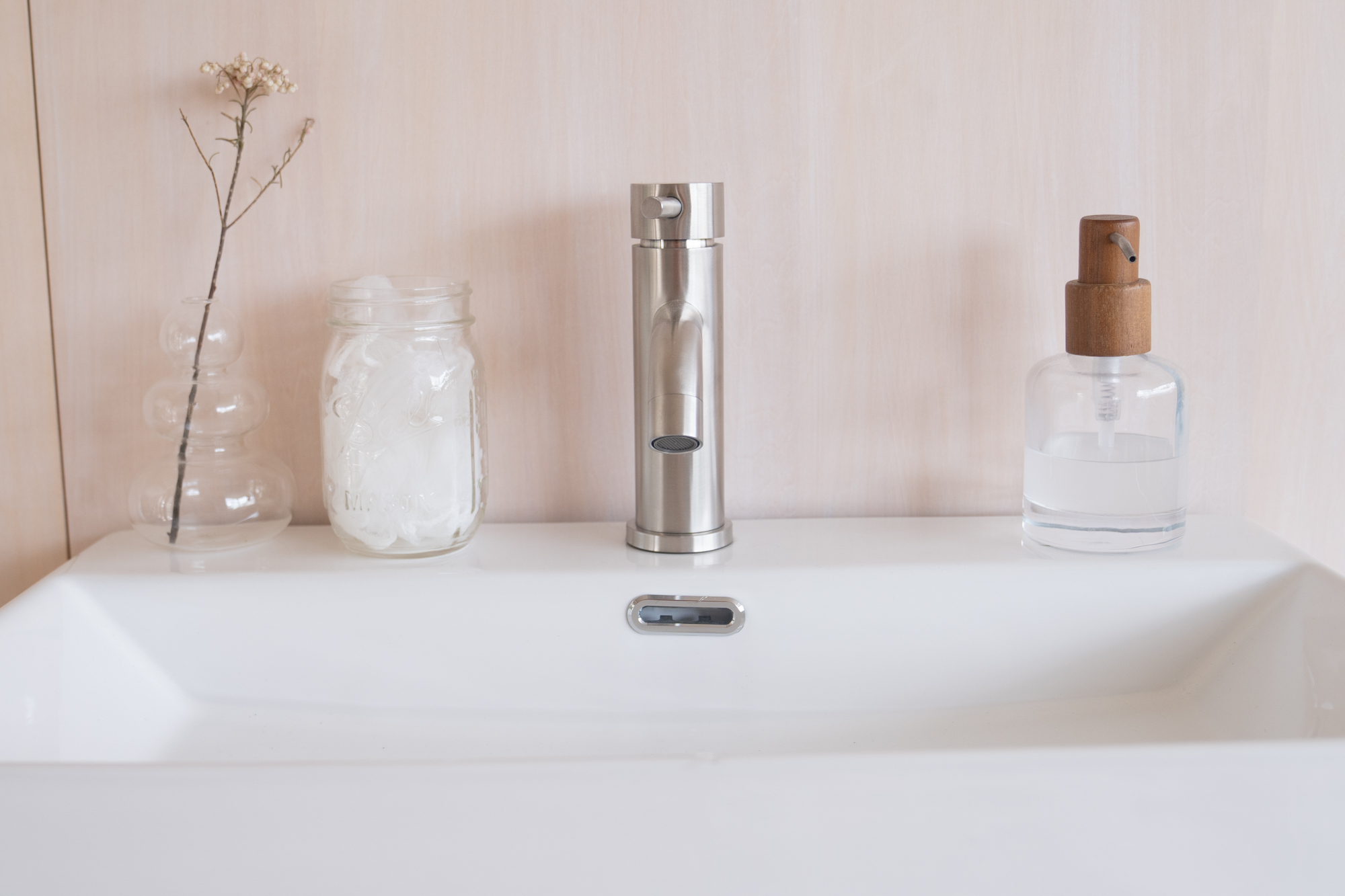 【自由が丘駅12分】撮影や展示会に適したバスタブが特徴な家具や小物が豊富なスタジオ