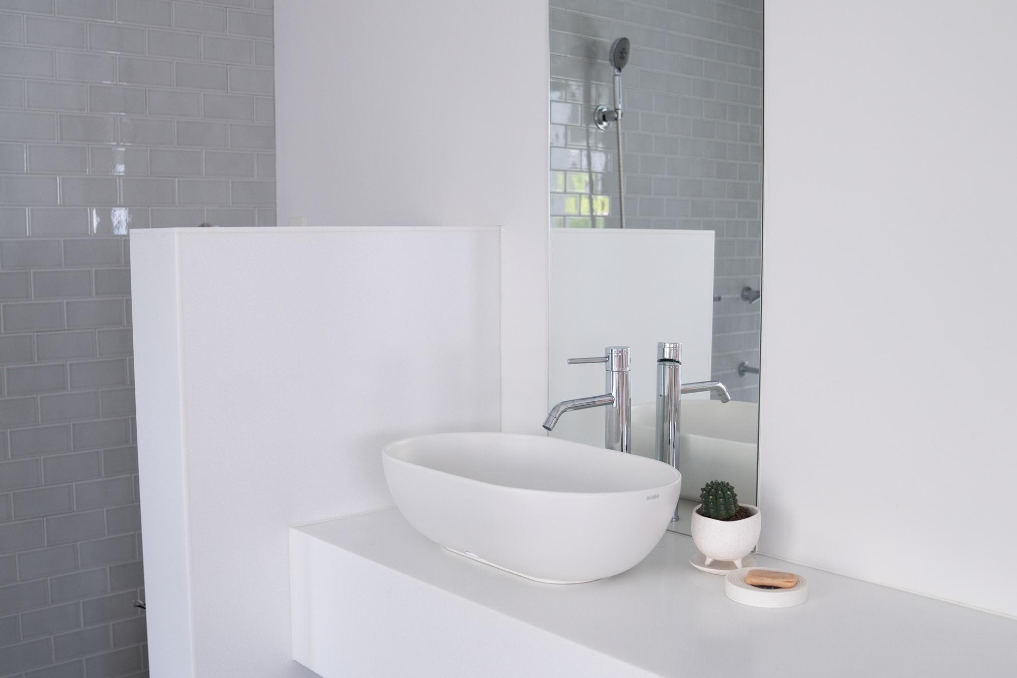 【自由が丘駅12分】撮影や展示会に適したバスタブが特徴な家具や小物が豊富なスタジオ