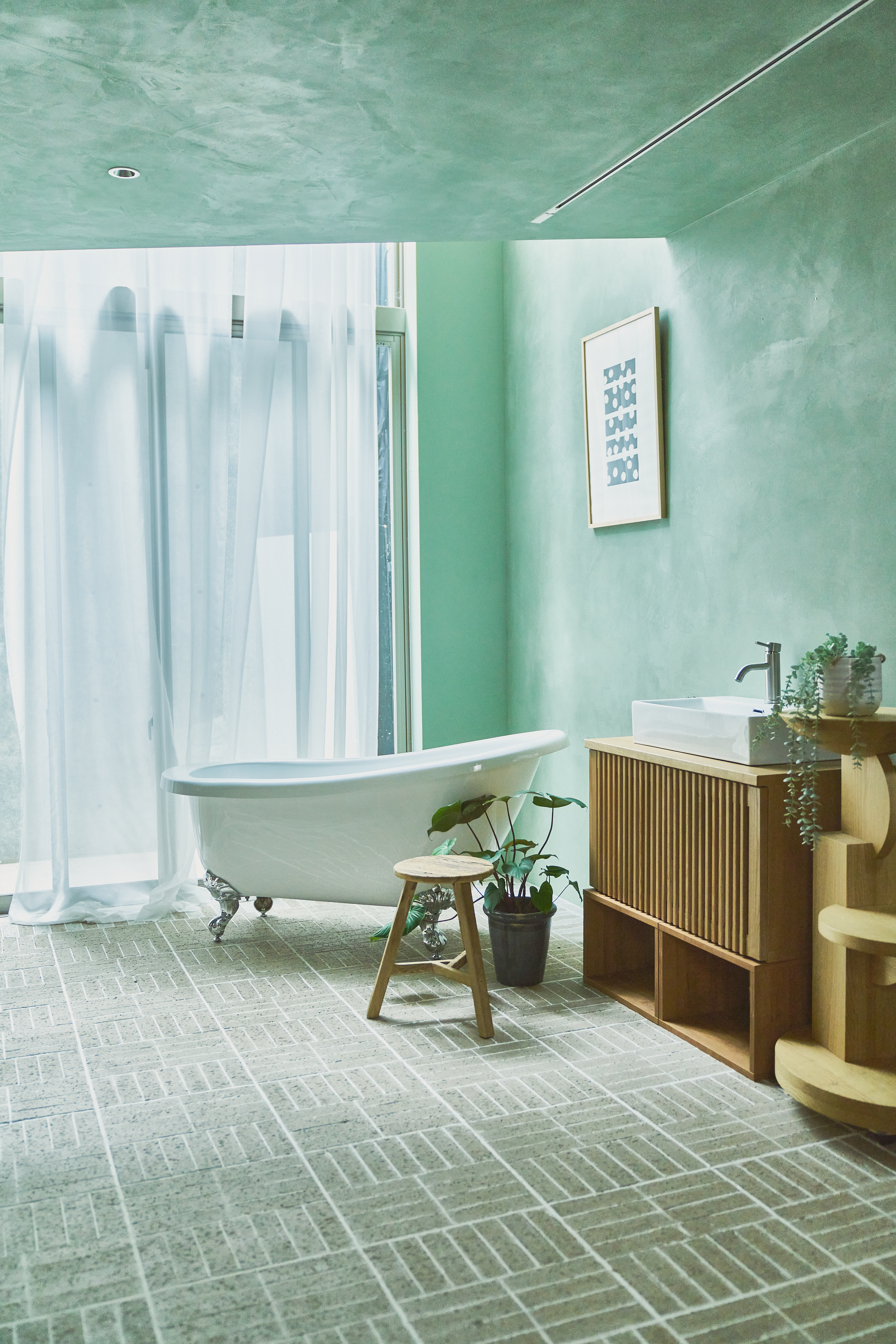 【自由が丘駅12分】撮影や展示会に適したバスタブが特徴な家具や小物が豊富なスタジオ