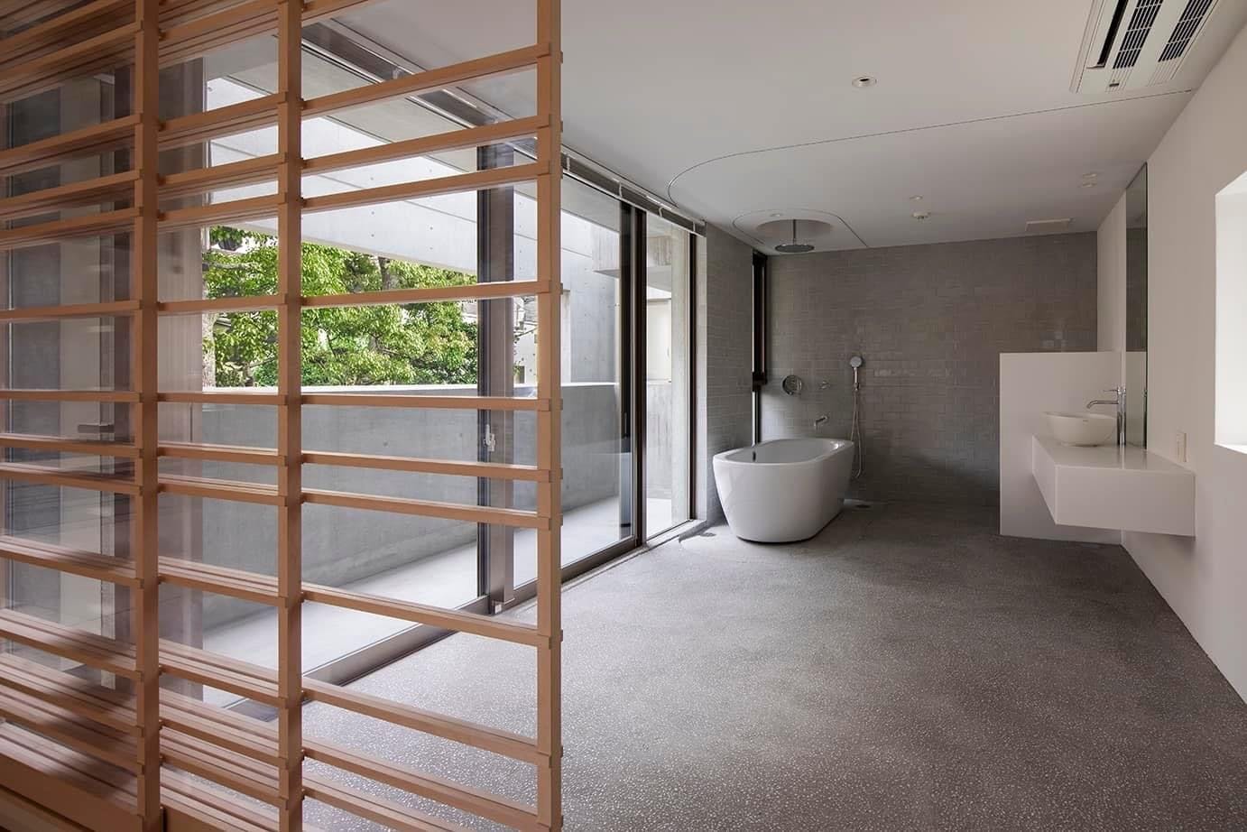 【自由が丘駅12分】撮影や展示会に適したバスタブが特徴な家具や小物が豊富なスタジオ