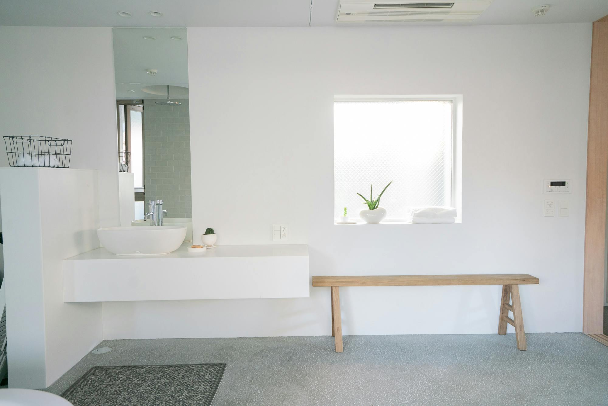 【自由が丘駅12分】撮影や展示会に適したバスタブが特徴な家具や小物が豊富なスタジオ