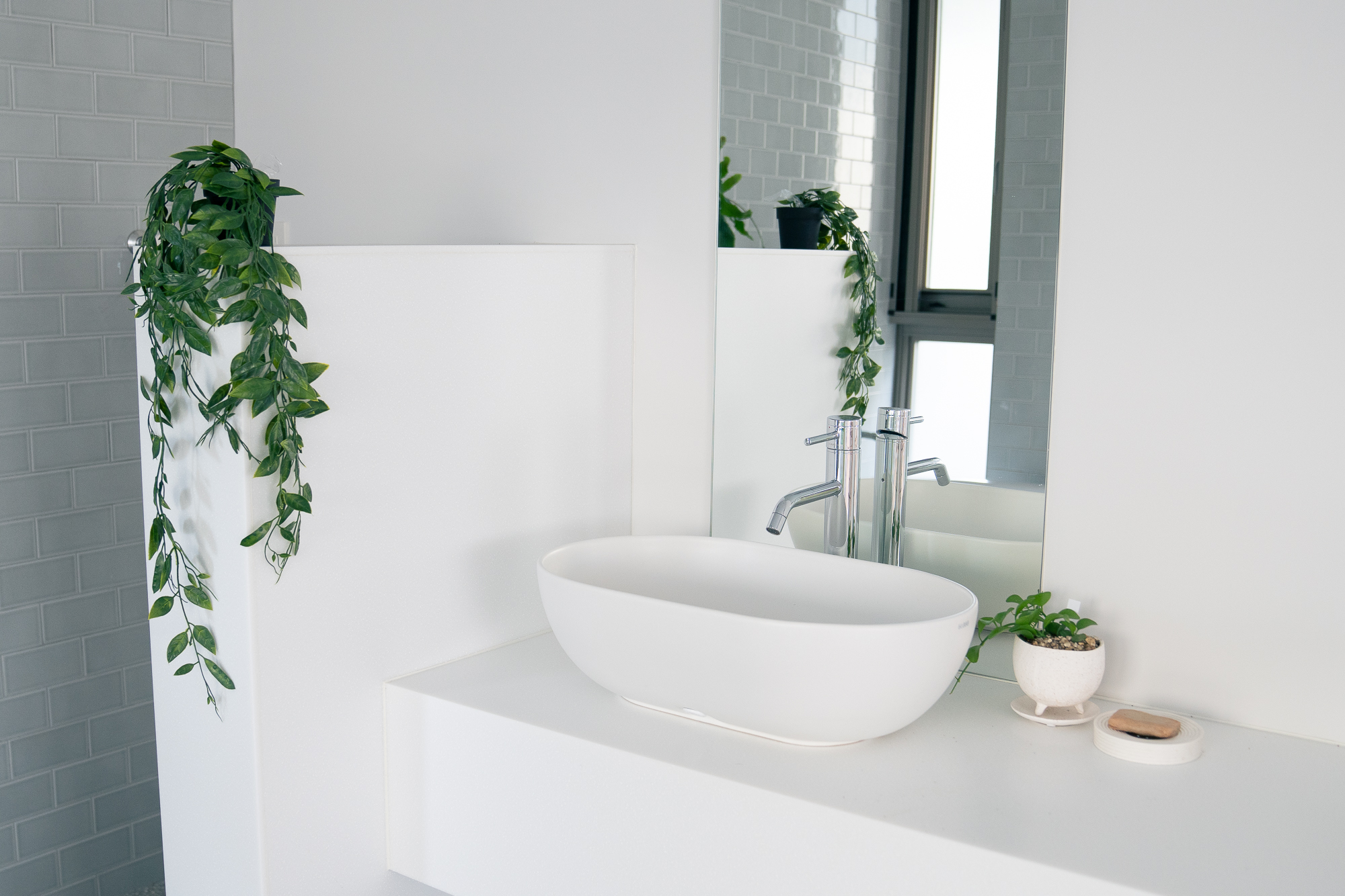 【自由が丘駅12分】撮影や展示会に適したバスタブが特徴な家具や小物が豊富なスタジオ