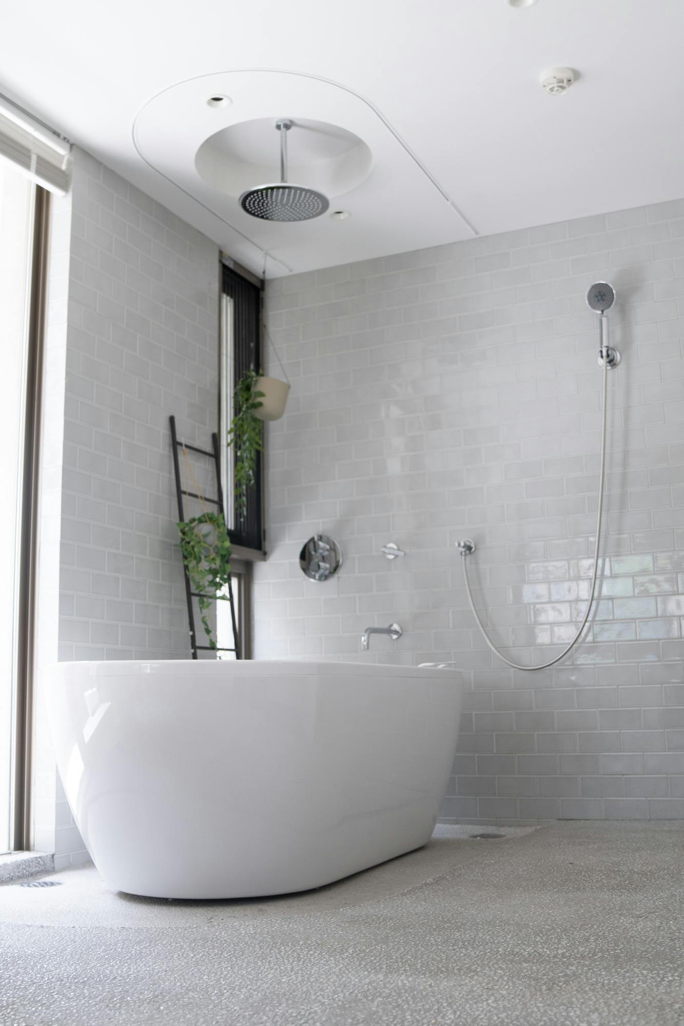 【自由が丘駅12分】撮影や展示会に適したバスタブが特徴な家具や小物が豊富なスタジオ