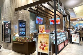 【博多マルイ】1階 カレンダリウムF04【食物販・調理行為可能】エスカレーター横、簡易調理ができ什器も完備