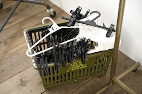 【駒場東大前駅10分】アパレル撮影等に最適なモルタルとウッドのバリエーションが撮れる自然光スタジオ