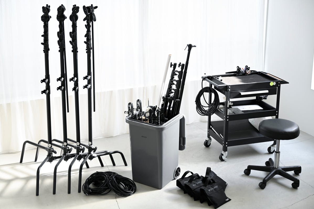 【駒場東大前駅10分】アパレル撮影等に最適なモルタルとウッドのバリエーションが撮れる自然光スタジオ