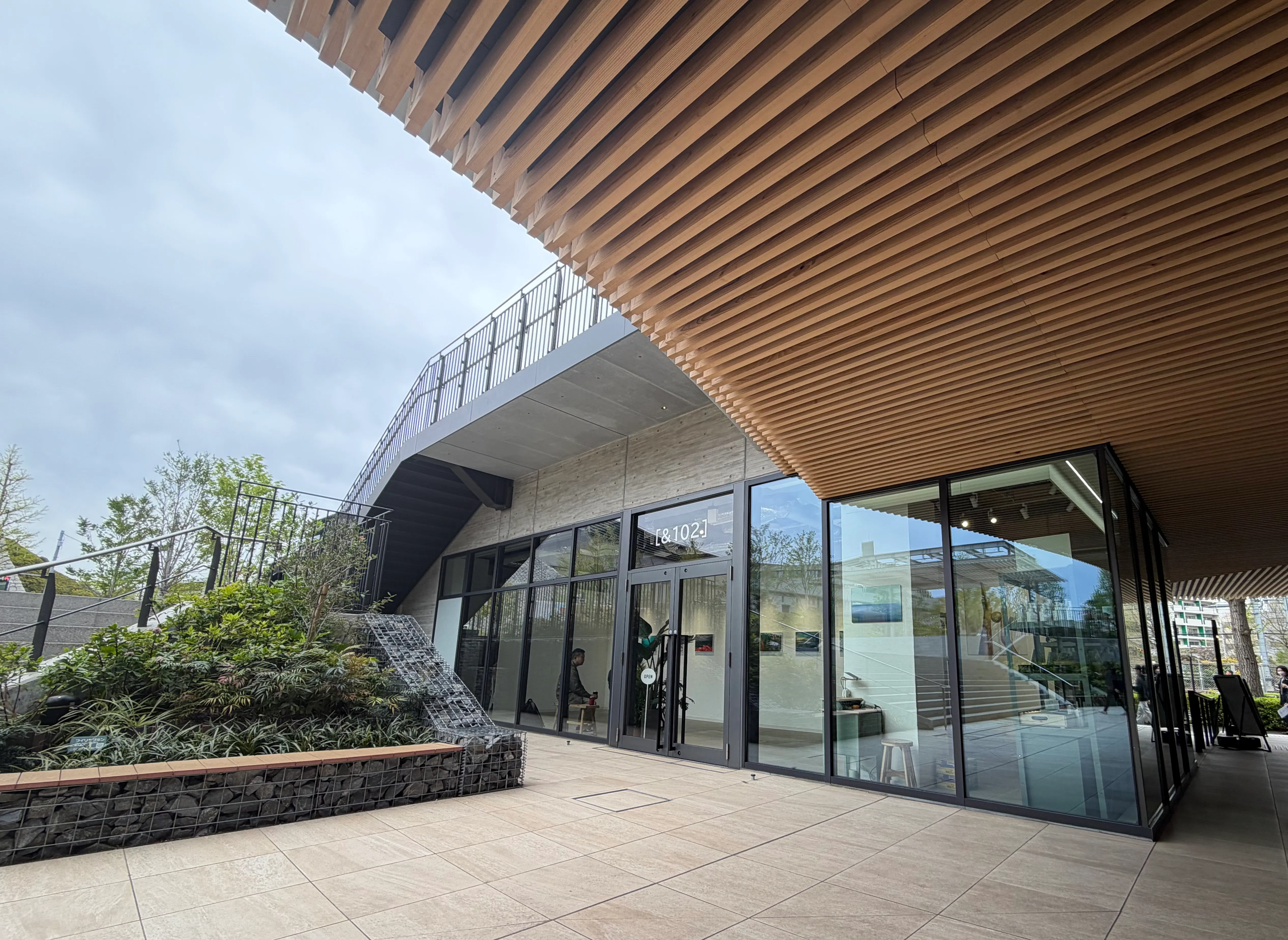 【明治神宮前〈原宿〉駅9分】 公園の緑と自然光に包まれたイベントスペース|販売サポート付き