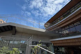 【明治神宮前〈原宿〉駅9分】 公園の緑と自然光に包まれたイベントスペース|販売サポート付き