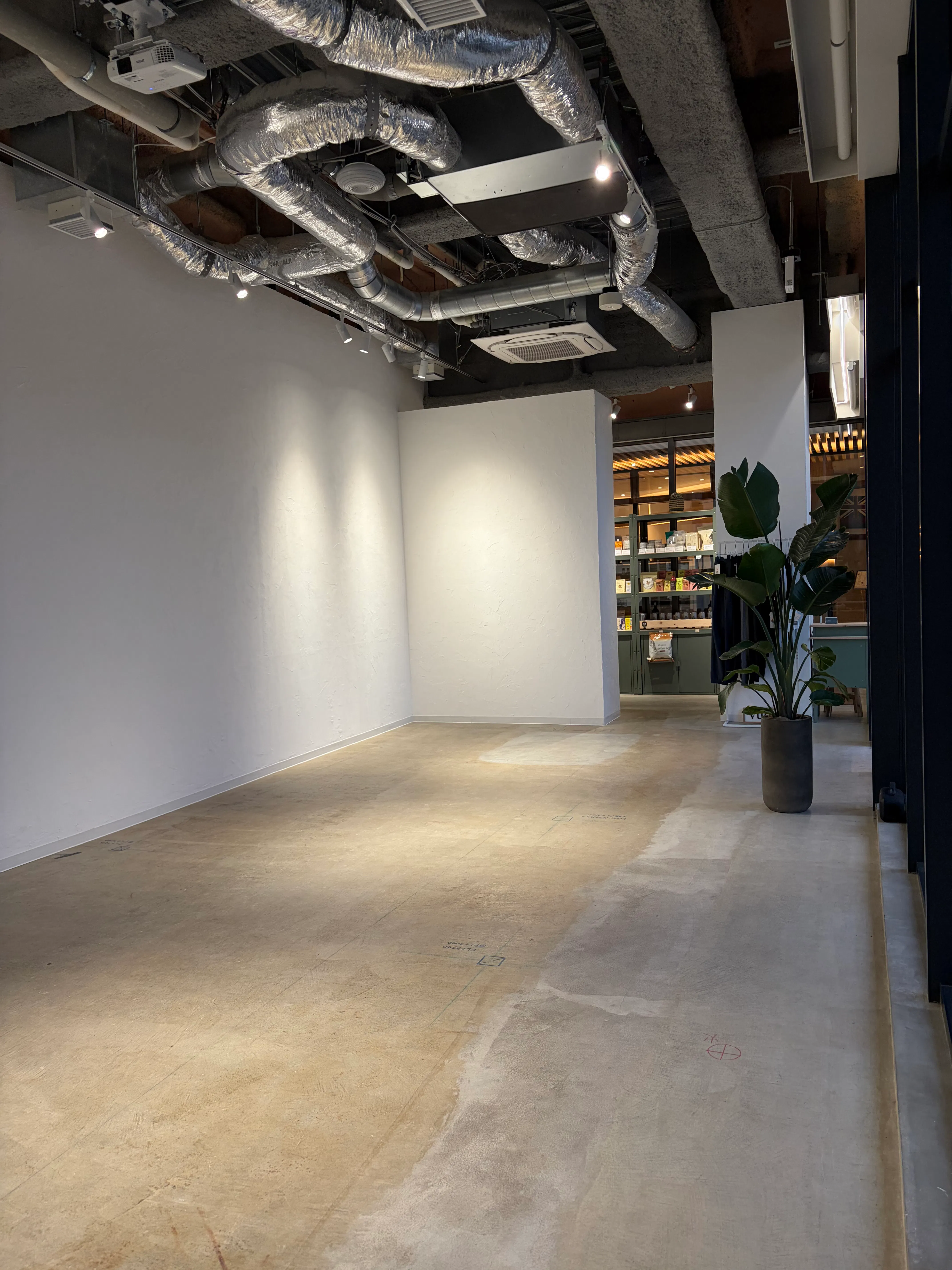 【明治神宮前〈原宿〉駅9分】 公園の緑と自然光に包まれたイベントスペース|販売サポート付き