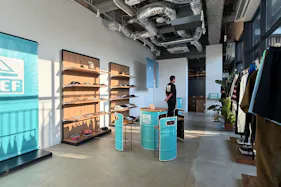 【明治神宮前〈原宿〉駅9分】 公園の緑と自然光に包まれたイベントスペース|販売サポート付き