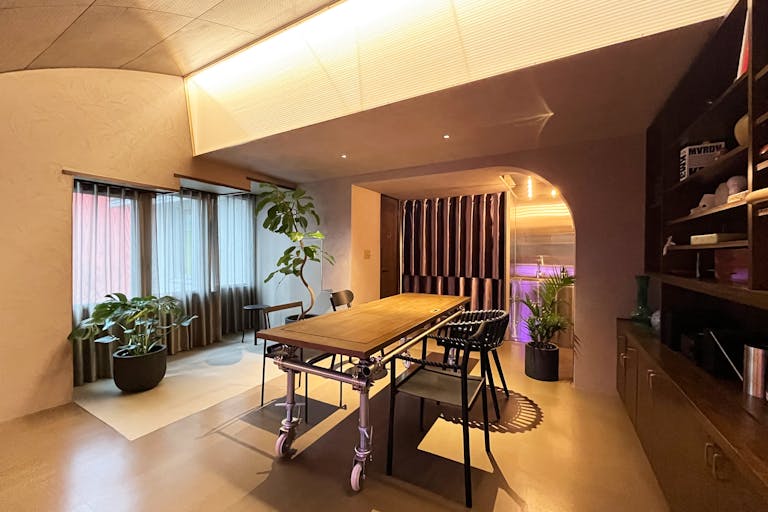 【新大久保駅4分】 柔らかな自然光差し込むヴィンテージモダンなハウススタジオの画像2