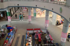 【イオンモール広島府中】モール内広告 柱巻き