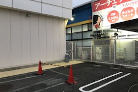 【西友 勝川店】1階 駐車場 キッチンカー・コーヒーテイクアウトや、クレープ・たいやき・焼きそば・お好み焼き・焼き鳥 など販売におすすめな屋外催事イベントスペース