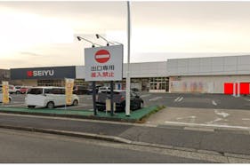 【西友 勝川店】1階 駐車場 キッチンカー・コーヒーテイクアウトや、クレープ・たいやき・焼きそば・お好み焼き・焼き鳥 など販売におすすめな屋外催事イベントスペース