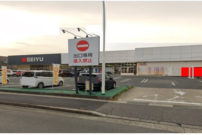 【西友 勝川店】1階 駐車場 キッチンカー・コーヒーテイクアウトや、クレープ・たいやき・焼きそば・お好み焼き・焼き鳥 など販売におすすめな屋外催事イベントスペースの画像1